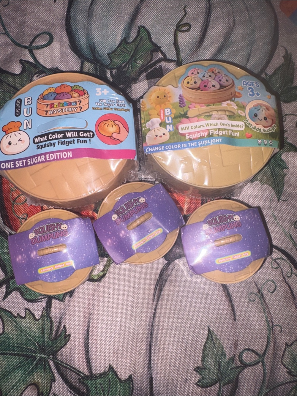NIB: SQUISHY DUMPLING LOT OF 5: 1 Sugar ed., 1 UV ed. & 3 Mystery Minis FIRM$25🥟